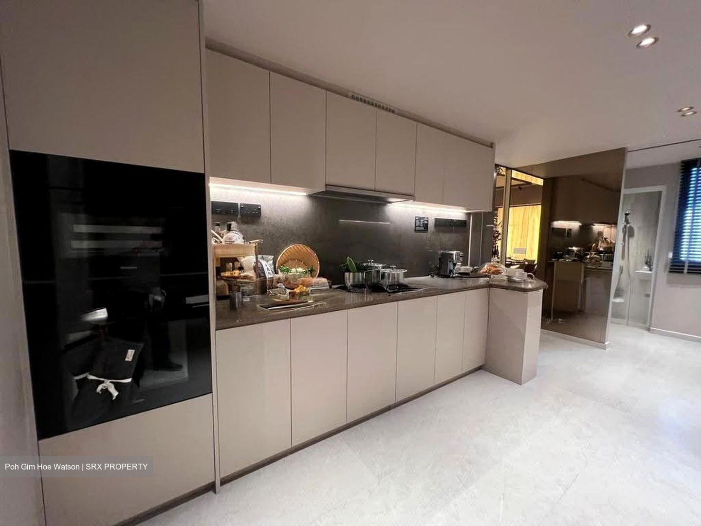 River Modern (D9), Apartment #613561451
